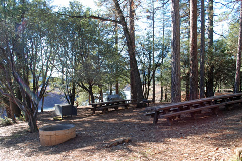 Dekkas Rock Group Campground at Shasta Lake