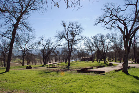 Acorn Campground, New Hogan Lake, CA